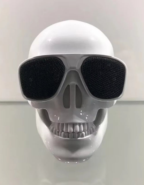 Load image into Gallery viewer, Skull Head Speaker Portable Mini Bluetooth-Compatible Wireless HD Stereo Speakers Skull Head Subwoofer Creative Home Ornament
